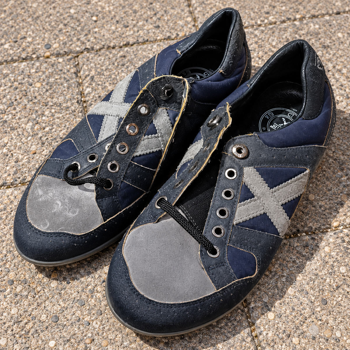 Munich marino gris ojales metálicos cordones incompletos talla 40 ambiente exterior