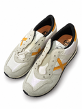 Munich claras irisadas X mostaza talla 40 fondo blanco cordones incompletos