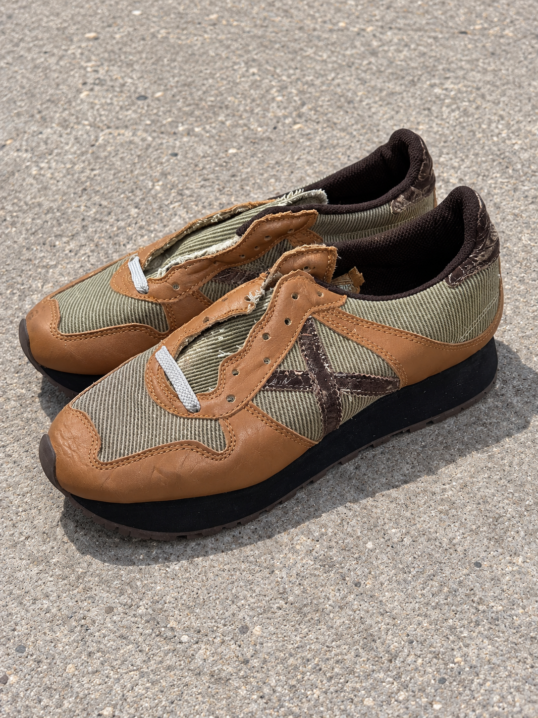 Munich camel tejido acanalado X marrón talla 40 sobre pavimento
