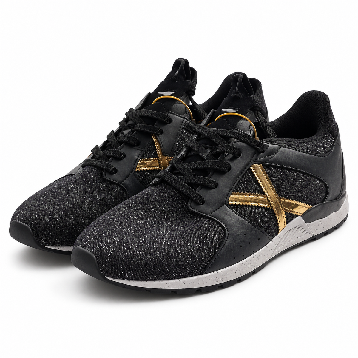 Zapatillas Munich negras con detalle lateral dorado