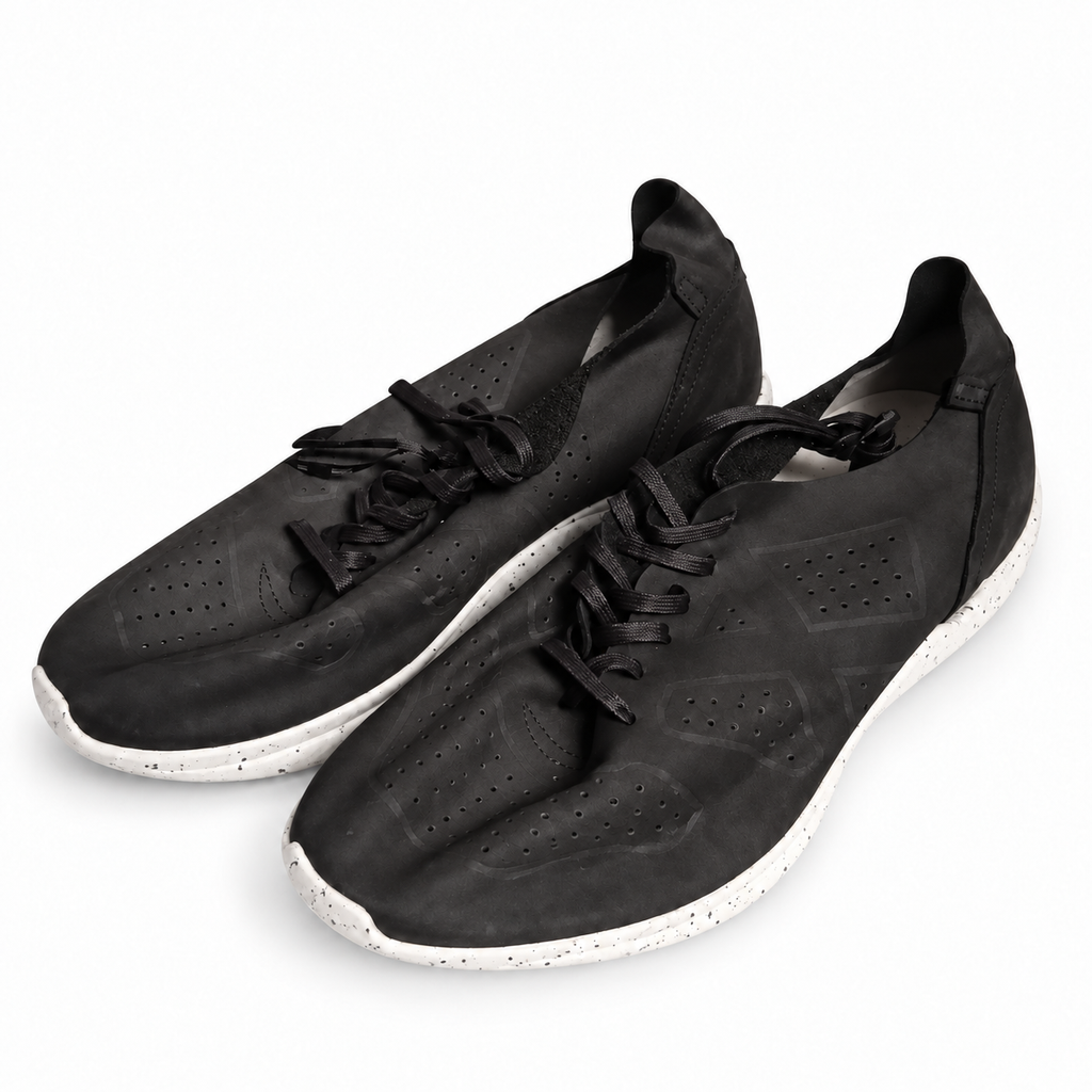 Zapatillas Munich negras perforadas con suela moteada