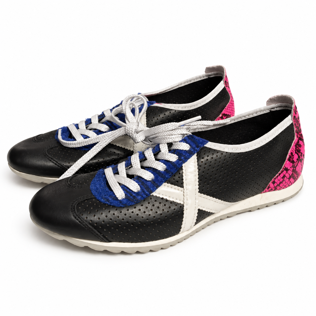 Zapatillas Munich Negras con X Blanca y Talón Rosa Unisex - principal