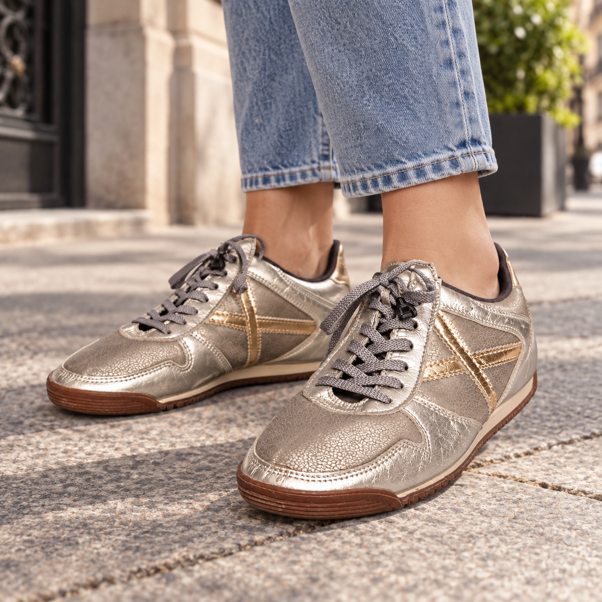 Zapatillas Munich Plata y Champán Metalizadas Unisex - lifestyle
