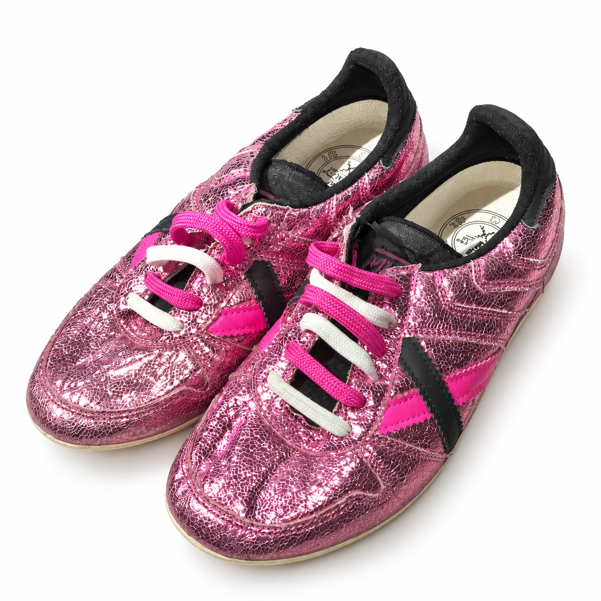 Munich rosa metalizado craquelado talla 40 con cordones bicolor fondo blanco
