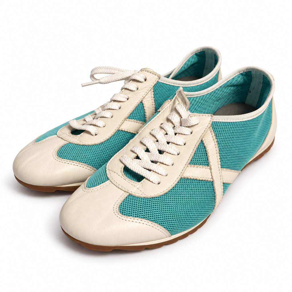Zapatillas Munich turquesa y blanco sobre fondo blanco