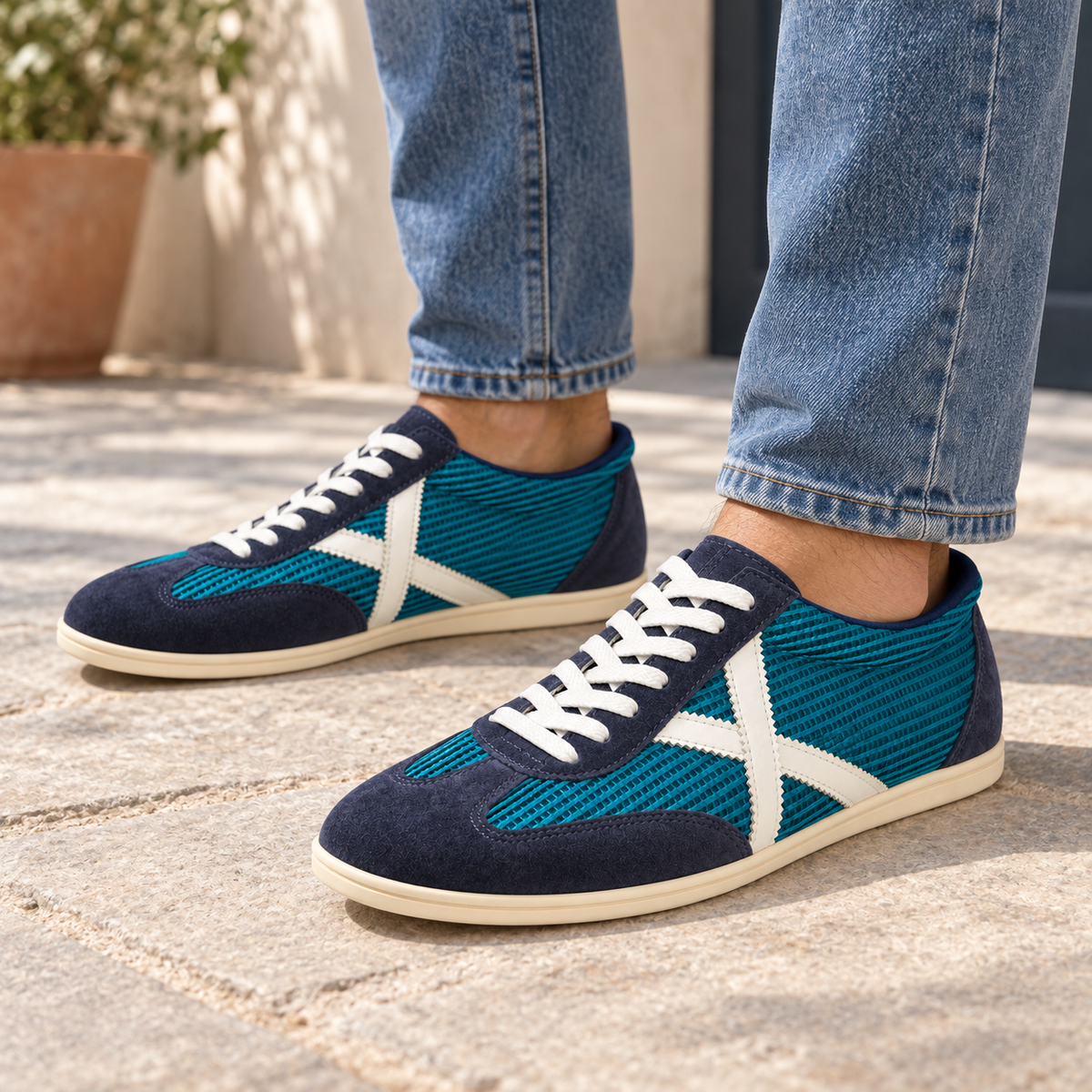 Zapatillas Munich turquesa, azul marino y blanco - imagen lifestyle