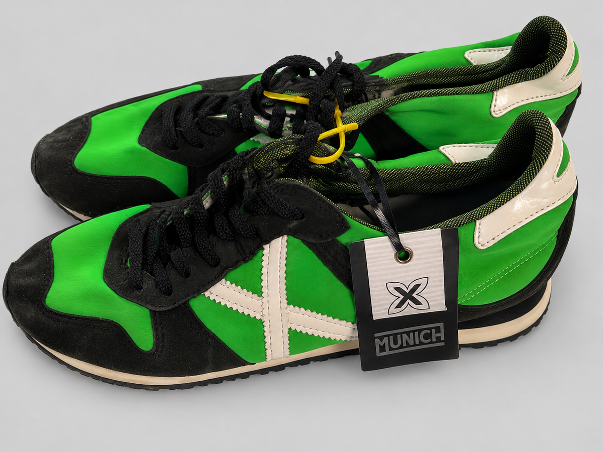 Munich verdes con X blanca y ribete jaspeado talla44 con marcas de uso — detalle