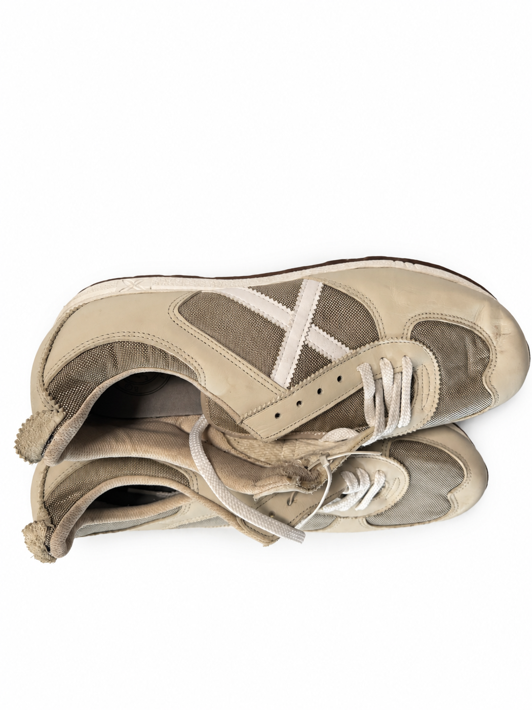 Munich beige y crema talla46 de Z-10, cordones cortos y desgaste visible en talones — principal