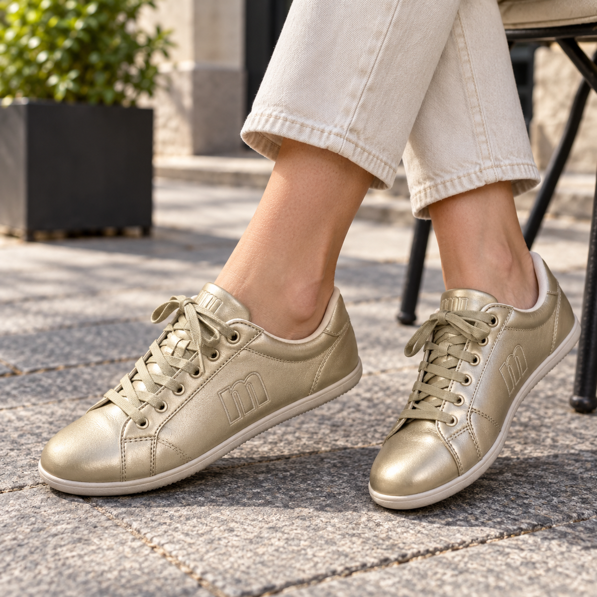 Zapatillas Mustang 18062 champagne en uso