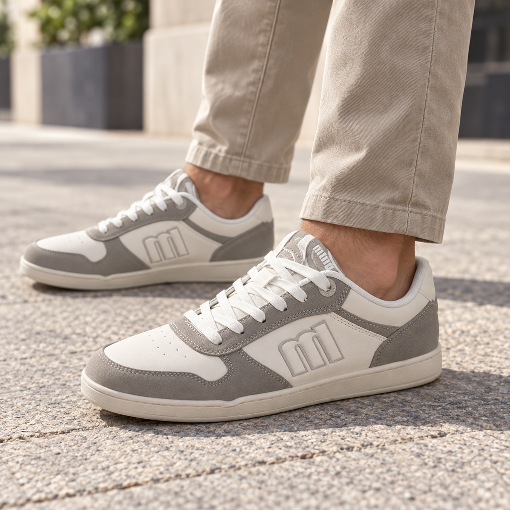 Zapatillas Mustang 84768 off white y gris en uso