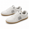 Zapatillas Mustang Action 60840 blancas sobre fondo blanco