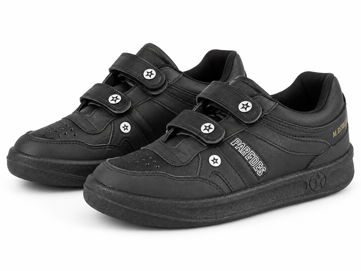 Zapatillas Paredes Estrella Velcro Negro sobre fondo blanco