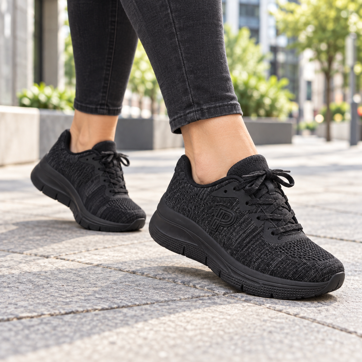 Zapatillas Pitillos Dynamic Foam 18581190N negras para mujer en uso urbano