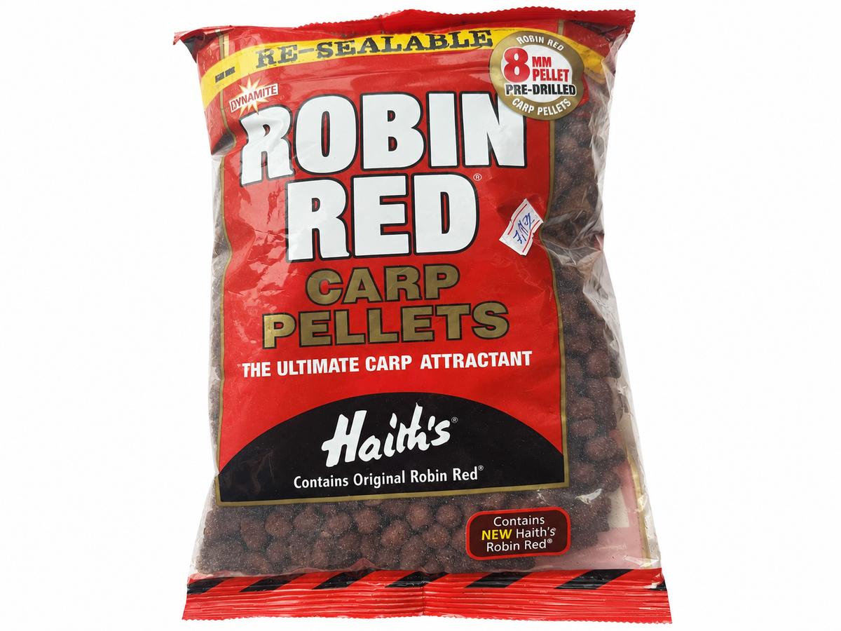 Bolsa Dynamite Robin Red pellets preperforados 8 mm sobre fondo blanco
