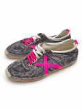 Munich grises estampadas X fucsia borde trenzado talla45 - portada blanca