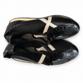 Zapatillas Munich negras perforadas con X crema, talla46, sin caja y con marcas de uso
