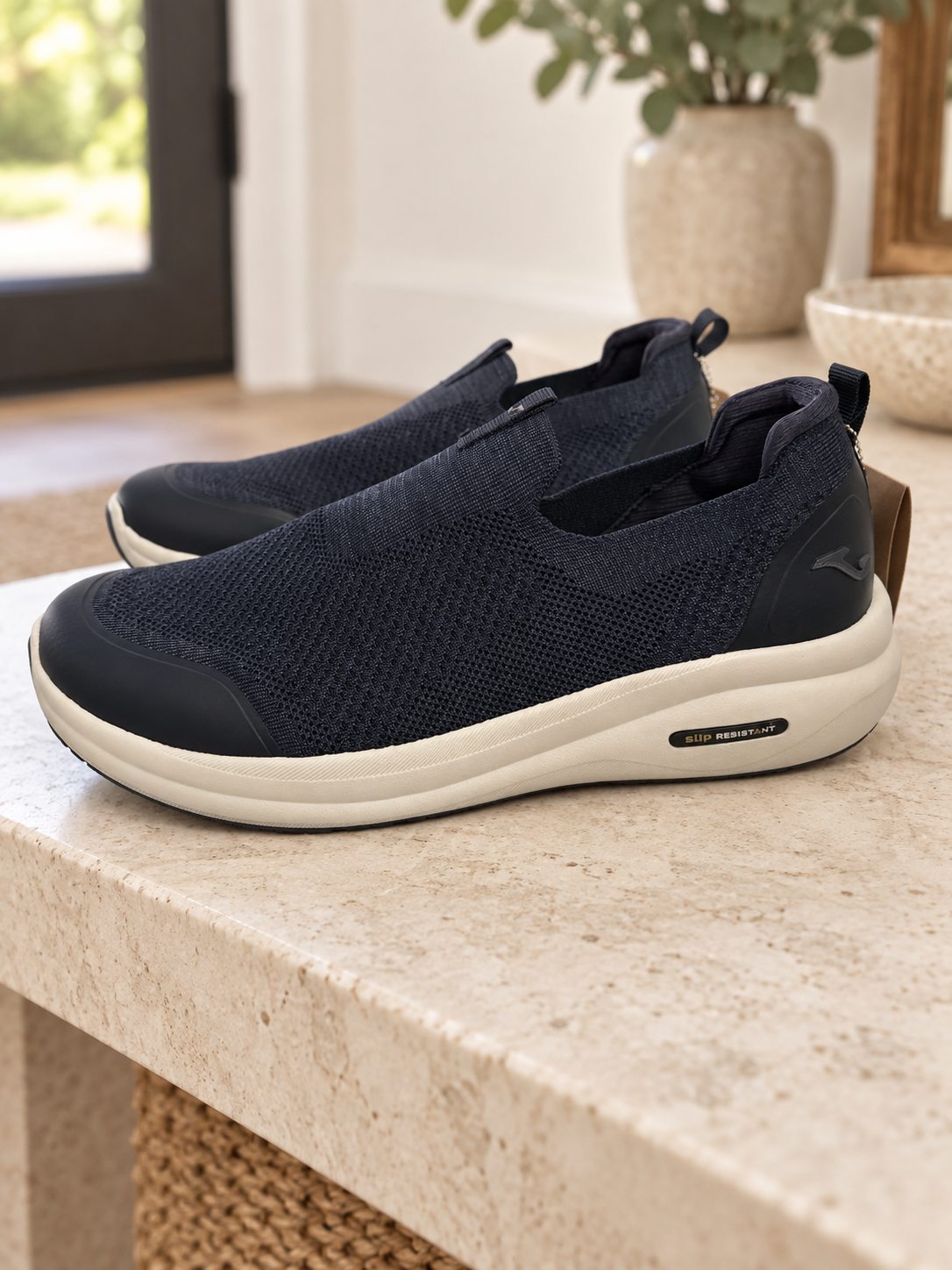 Joma Laceless 2503 marino sin cordones — ambiente cotidiano