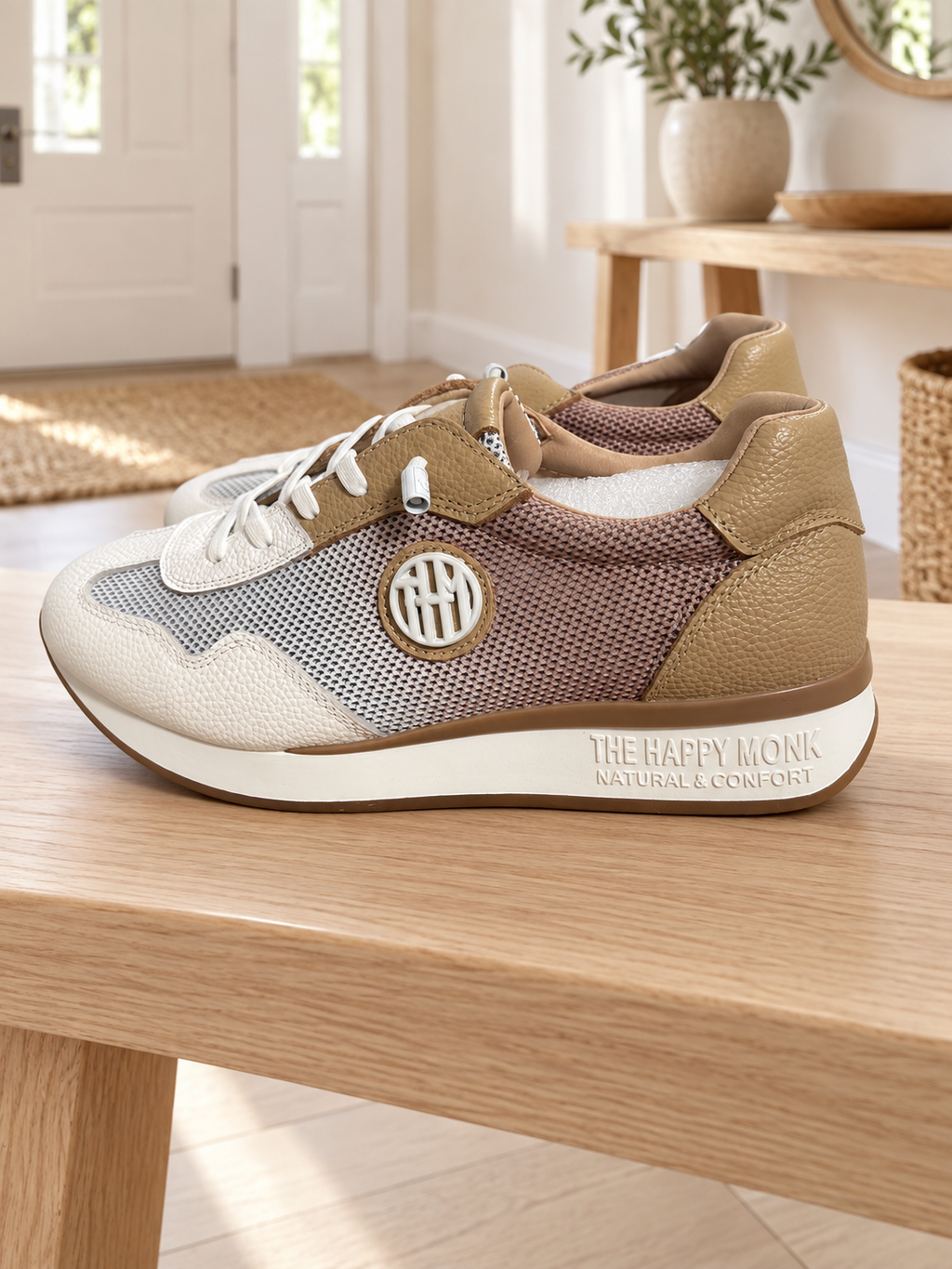 Happy Monk Vanity-018 beige — ambiente cotidiano