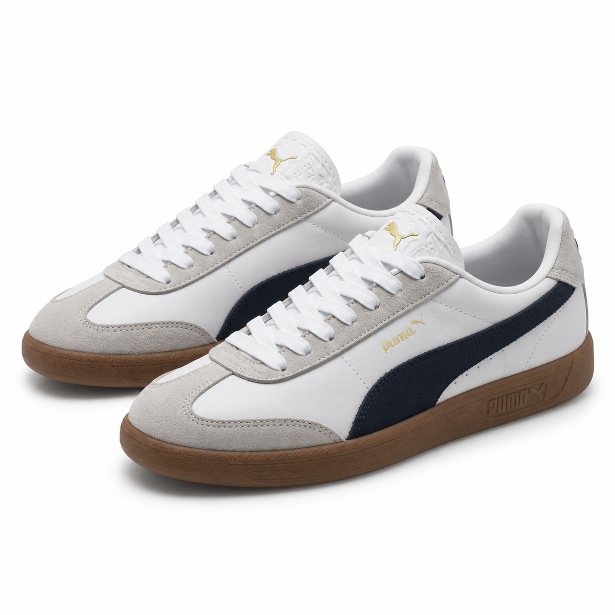 Zapatillas Puma 17281 blancas para mujer sobre fondo blanco