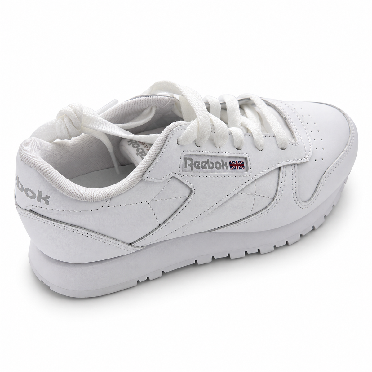Detalle de zapatilla Reebok Classic Leather blanca