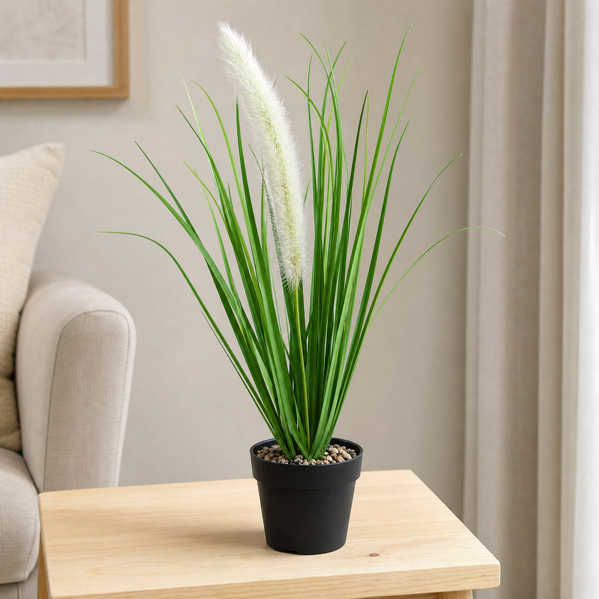 Planta artificial decorativa con espiga blanca y maceta negra