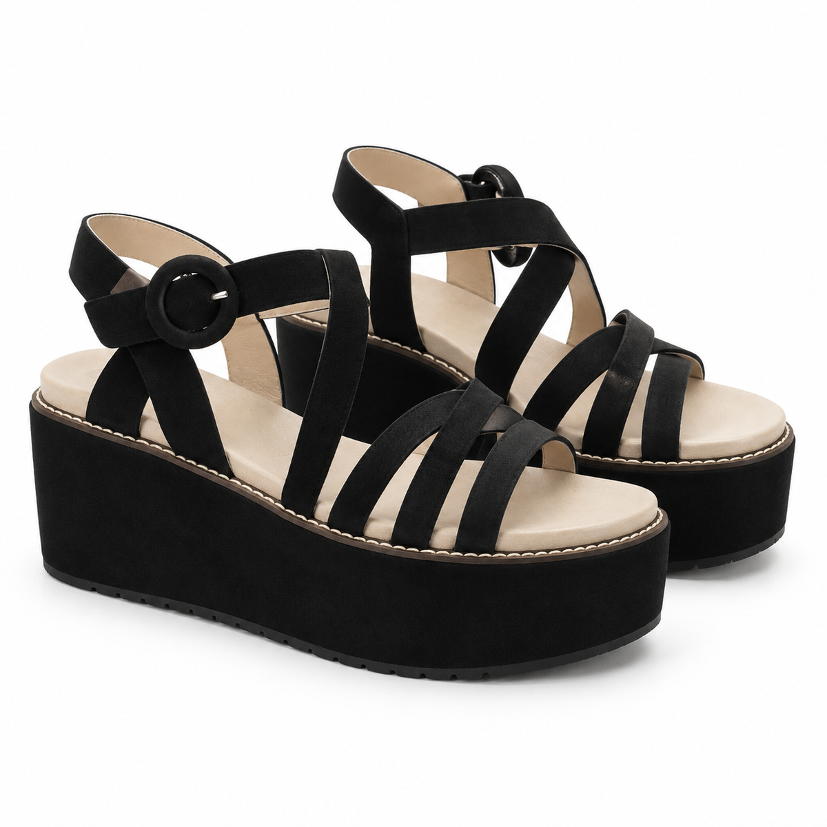 Sandalias Casteller 49-21-874 negras de plataforma talla 41 sobre fondo blanco