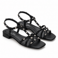 Sandalias Xti 18166 negras sobre fondo blanco