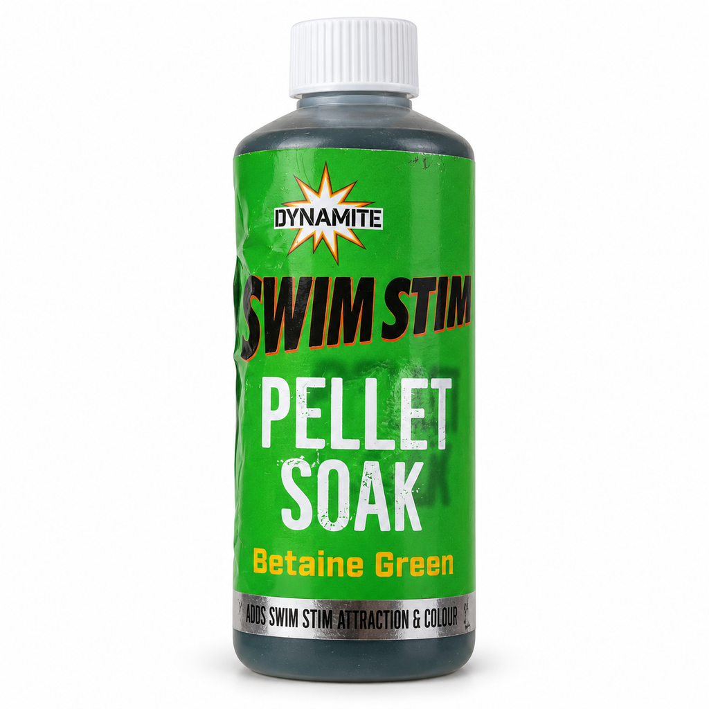 Dynamite Swim Stim Betaine Green – líquido para pellets sobre fondo blanco