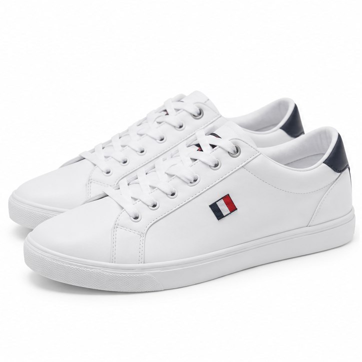 Zapatillas Tommy Hilfiger blancas talla 40 sobre fondo blanco
