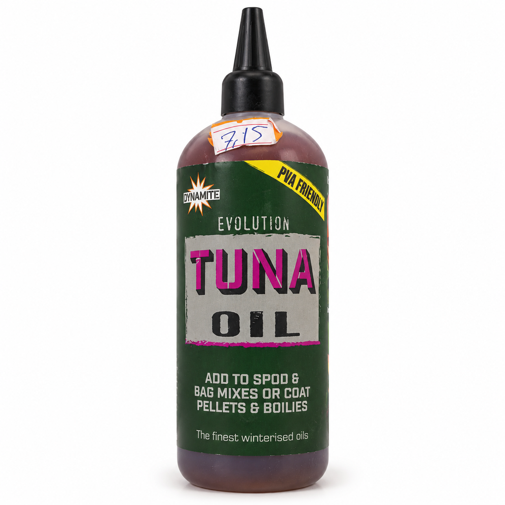 Dynamite Evolution Tuna Oil sobre fondo blanco