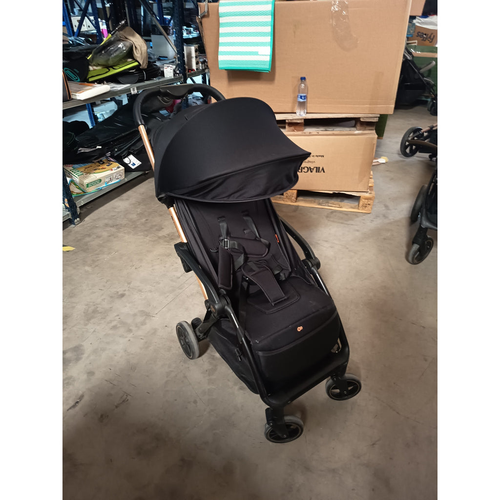 Silla de Paseo Negra con Estructura Dorada