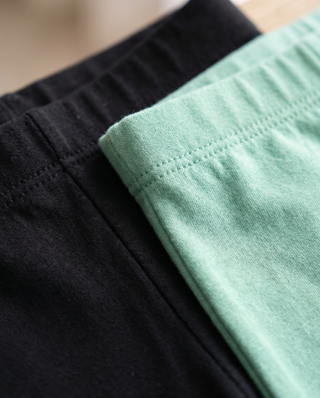 Pack 2 Leggings Infantiles Lily & Dan — Negro + Verde Menta