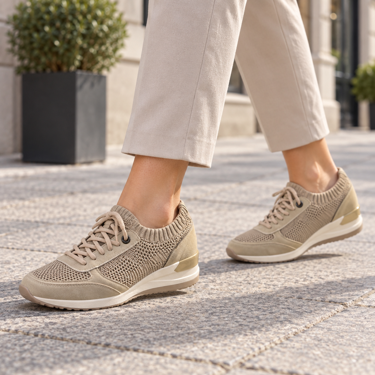 Zapatillas Xti 140092 beige de punto en uso