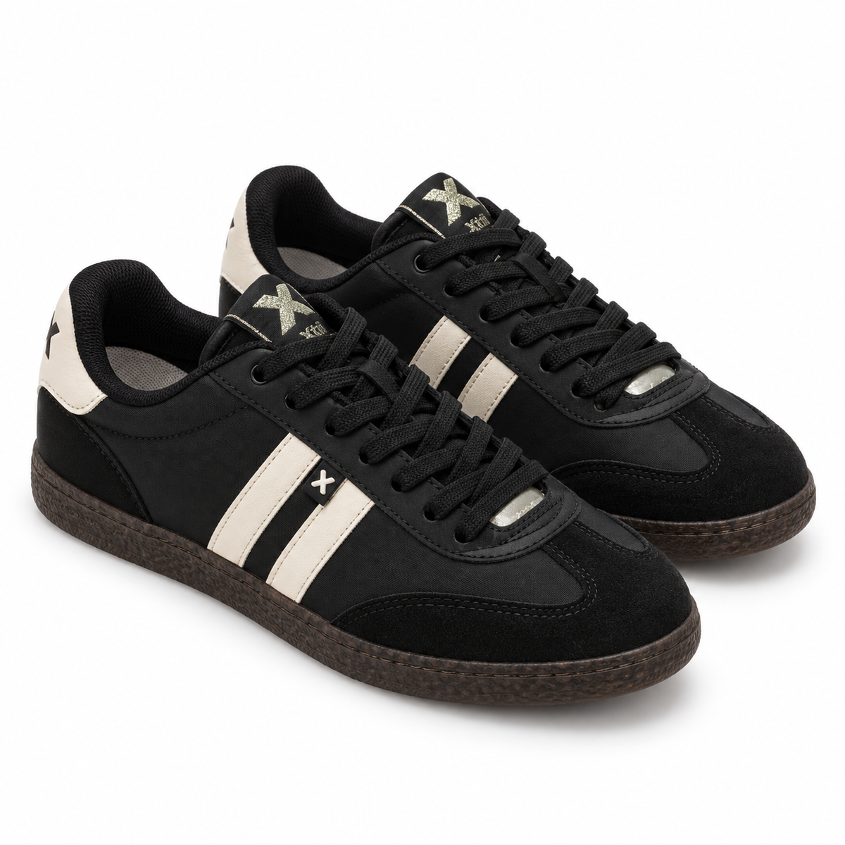 Zapatillas Xti negras con detalles crudos, vista de producto