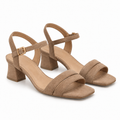 Sandalias Xti 17006 beige de tacón ancho sobre fondo blanco