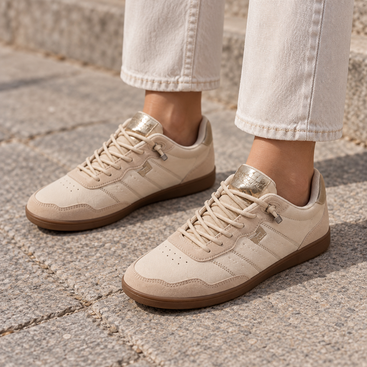 Zapatillas Xti 18035 Beige en uso