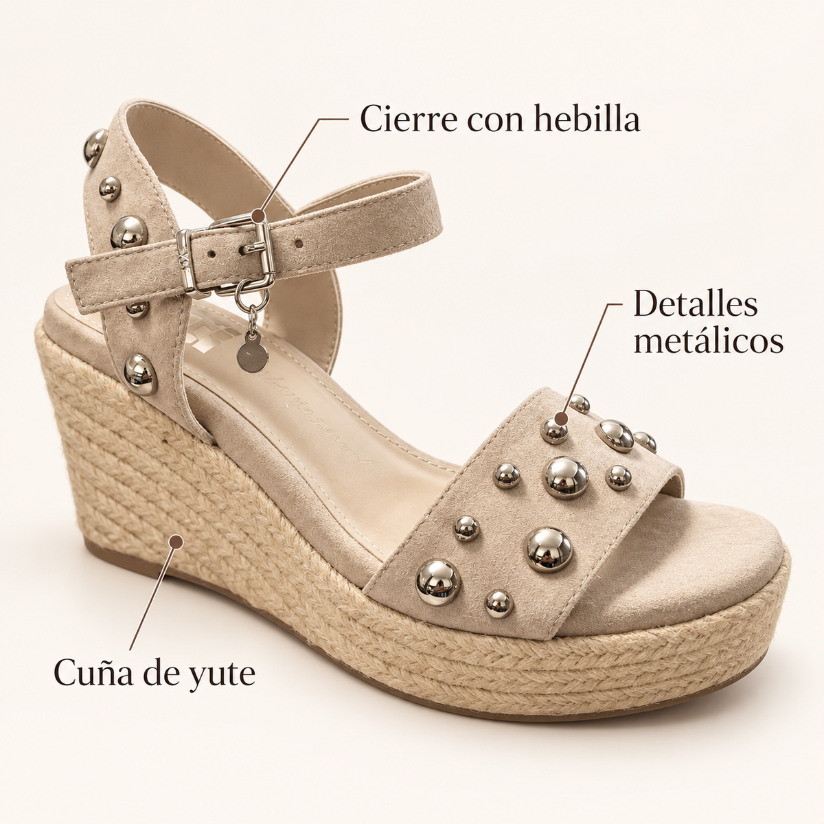 Sandalia Xti Taupe con Cuña de Yute y Tachuelas Mujer, características