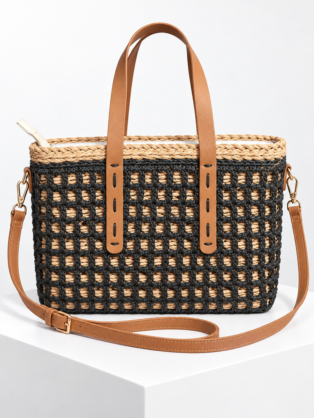 Bolso Xti beige con entramado negro y asas camel · presentacion