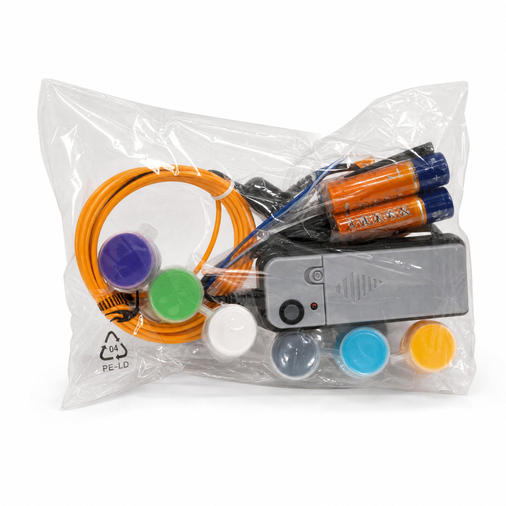 Conjunto compacto con compresor a pilas, tubo naranja en espiral y botes de pintura