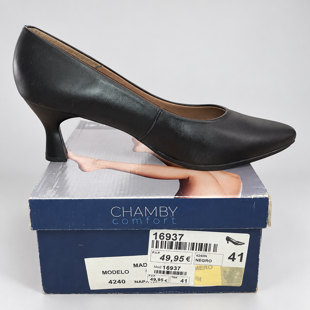 Zapatos de salón Chamby 4240 negros · Talla 41 — detalle del zapato y su caja