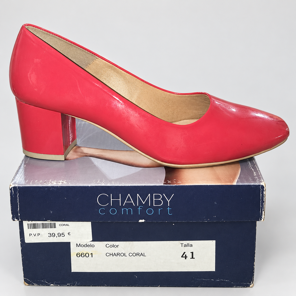 Zapatos de salón Chamby 6601 charol coral · Talla 41 — detalle del zapato y su caja
