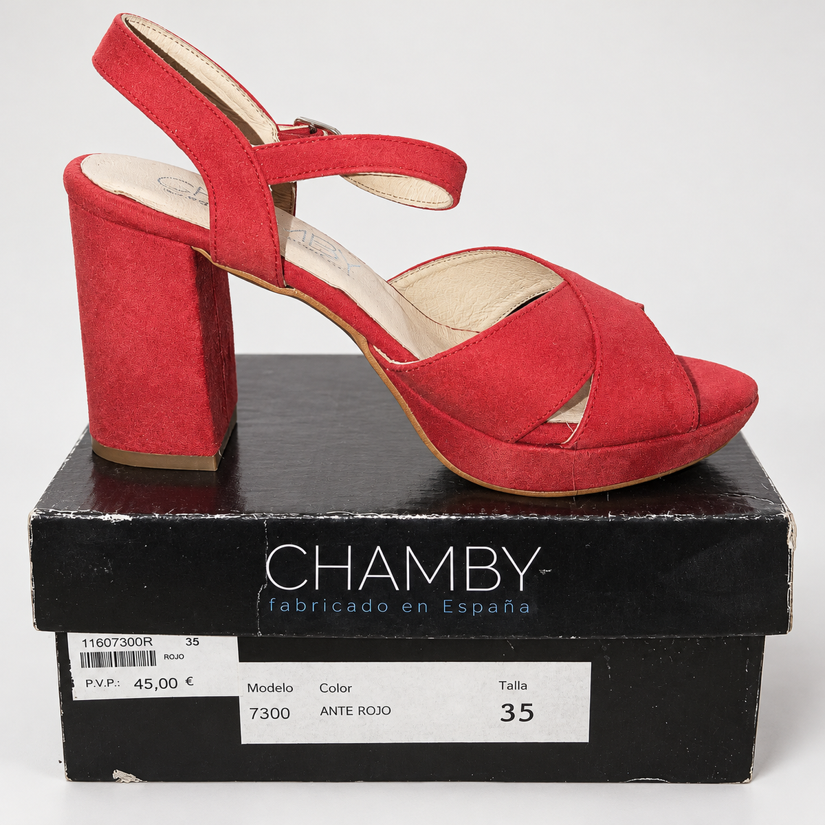 Sandalias Chamby 7300 rojas con plataforma · Talla 35 — detalle del zapato y su caja