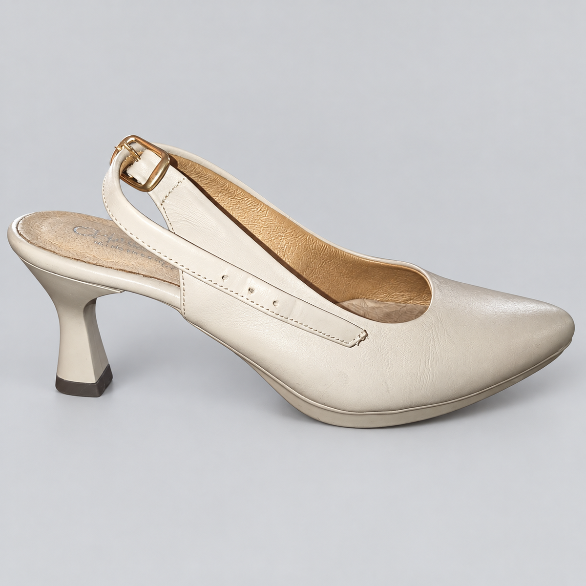 CHAMBY 4241 beige con hebilla talla37, unidad Z-13, detalle