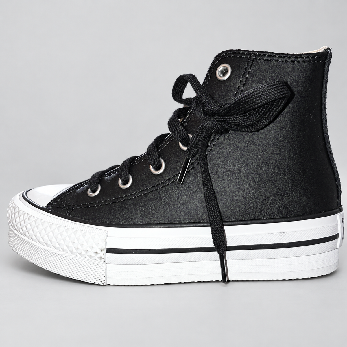 Converse A01015C negras talla 32, unidad Z-13, detalle