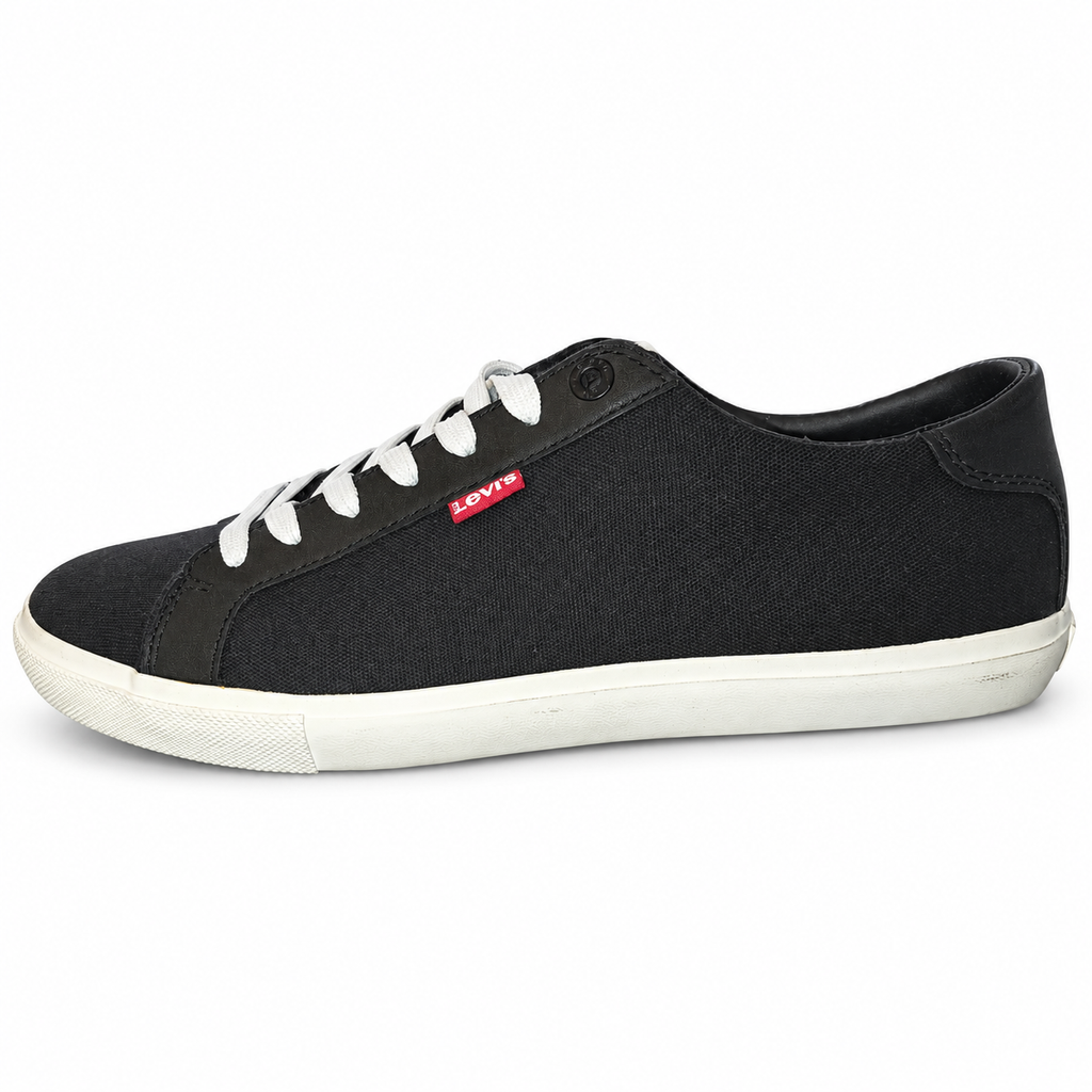Levi’s Woods negras con cordones blancos, talla41, unidad Z-13, principal