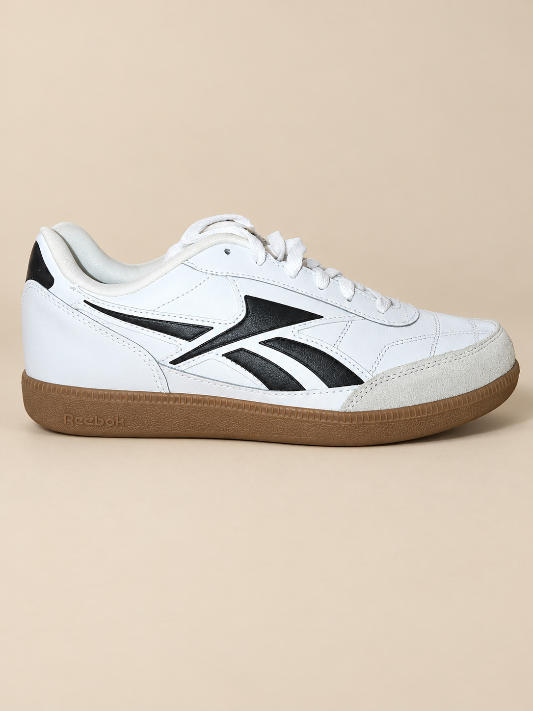 Reebok Finale blancas y negras talla 43, vista ambiente, unidad Z-13