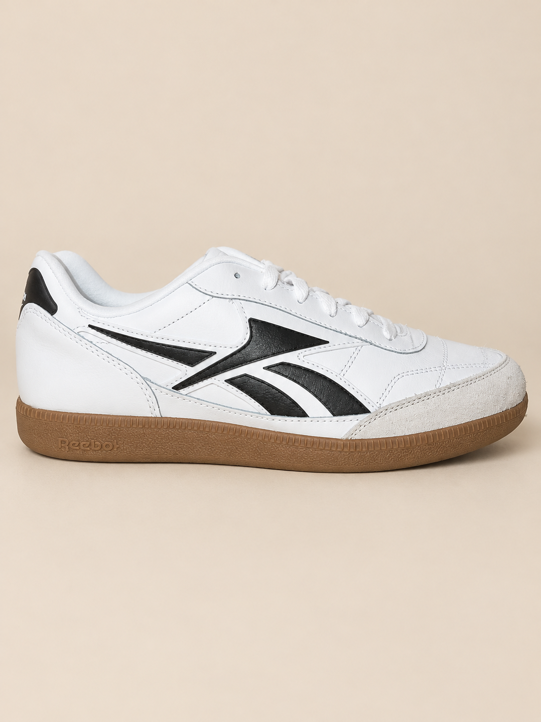 Reebok Finale blancas y negras talla 45, vista ambiente, unidad Z-13