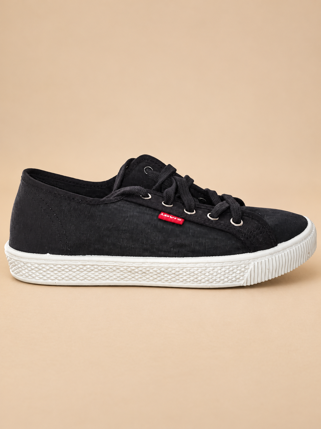 Levi’s Malibu Beach S negras talla 39, ambiente, unidad Z-14 con marcas de uso visibles