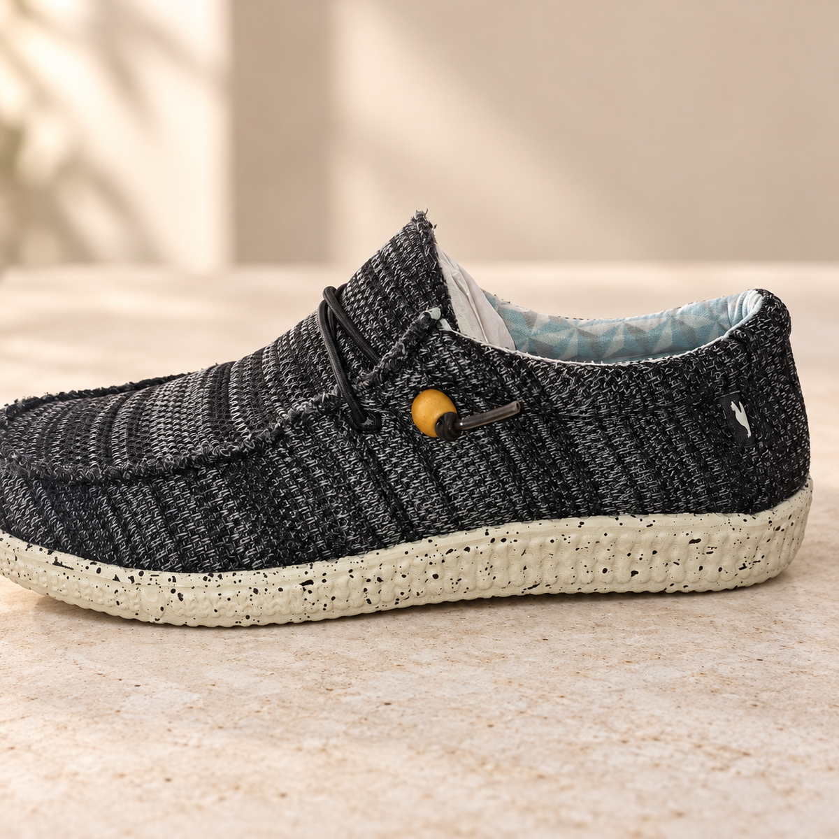Pitas Wallabi Washed gris talla 43, ambiente, unidad Z-14 con deshilachados visibles
