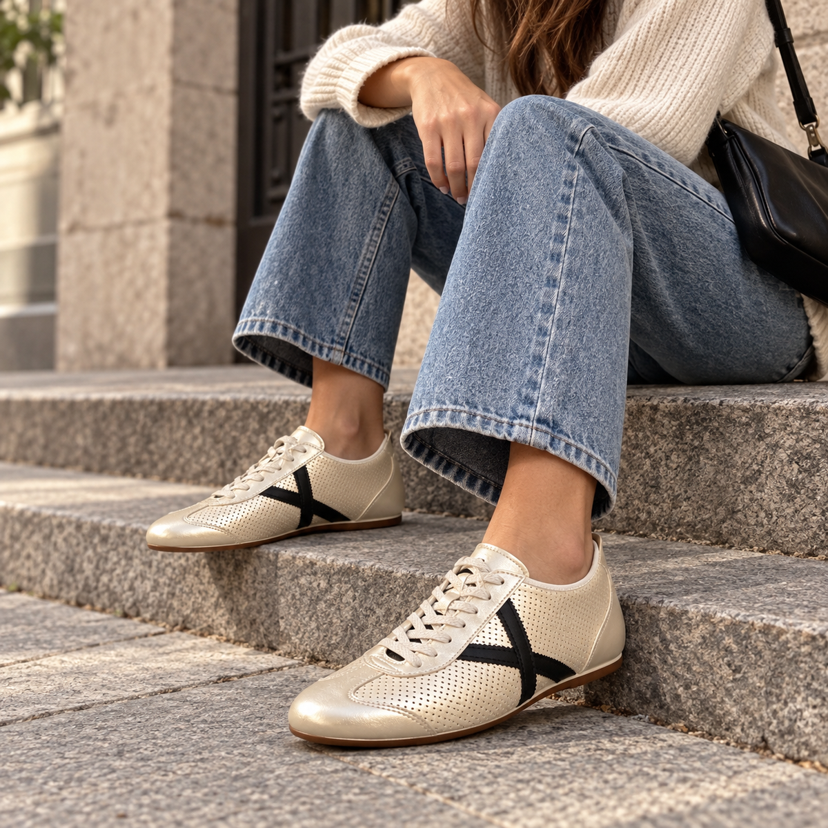 Zapatillas Munich champán perforadas en uso